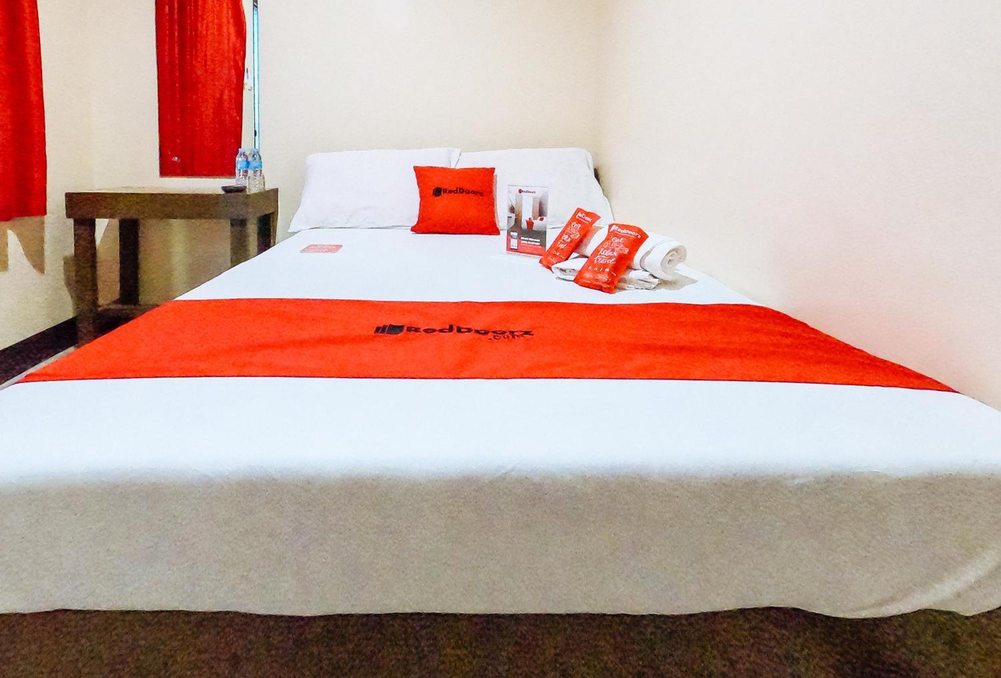 Reddoorz @ Pamaong Street Hotel Tagbilaran City Exterior foto